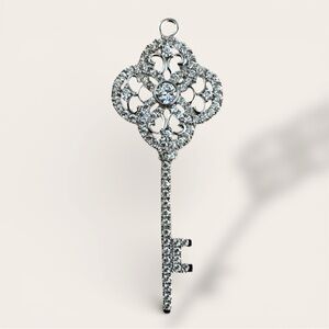 Sterling silver 925 key‎ with CZ’s - beautiful sparkle
Pendant cubic zirconia